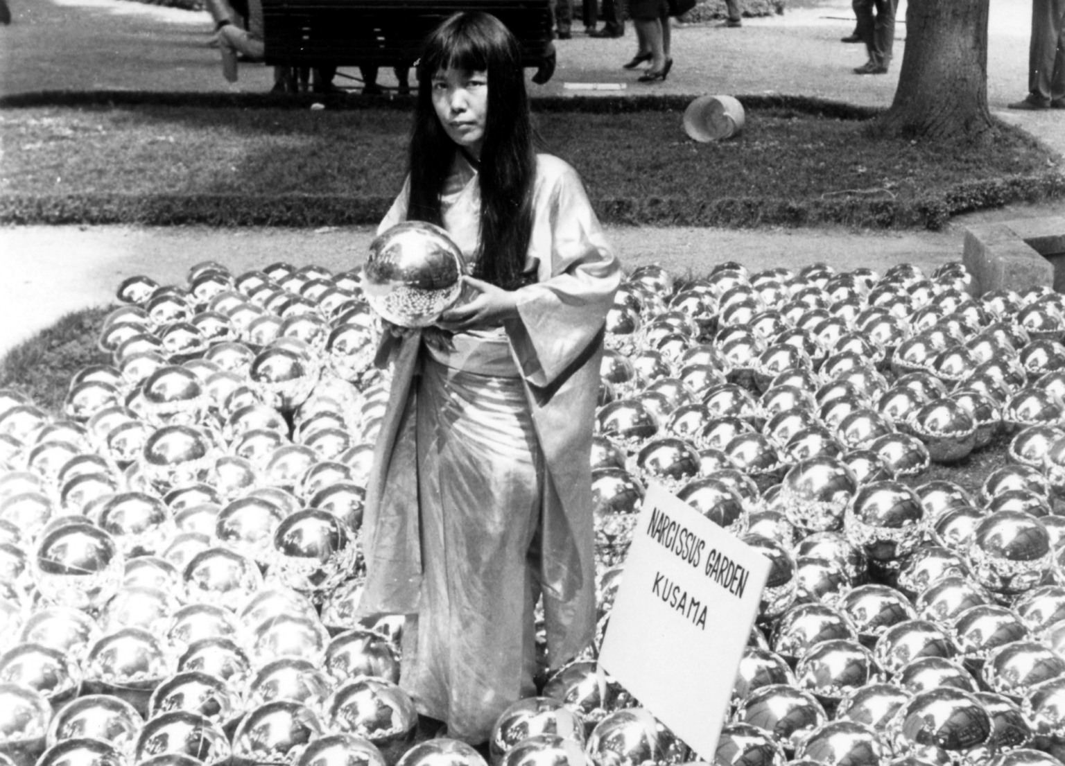 02 La Fascinante historia de Yayoi Kusama Historias de Arte en Podcast