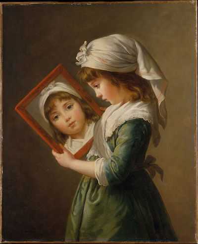 Julie Lebrun con un espejo